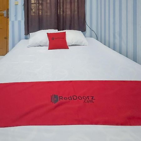 Hotel Reddoorz At Kuning Gh Jatinangor Sayang Exterior foto