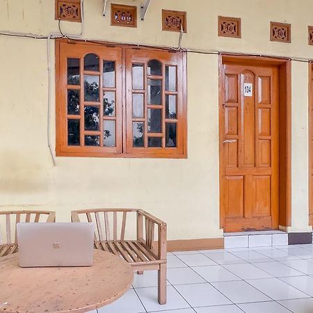 Hotel Reddoorz At Kuning Gh Jatinangor Sayang Exterior foto