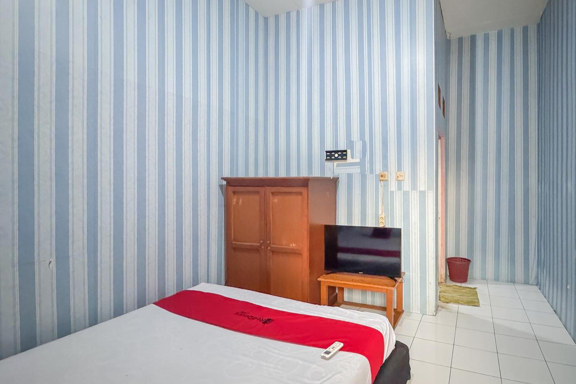 Hotel Reddoorz At Kuning Gh Jatinangor Sayang Exterior foto