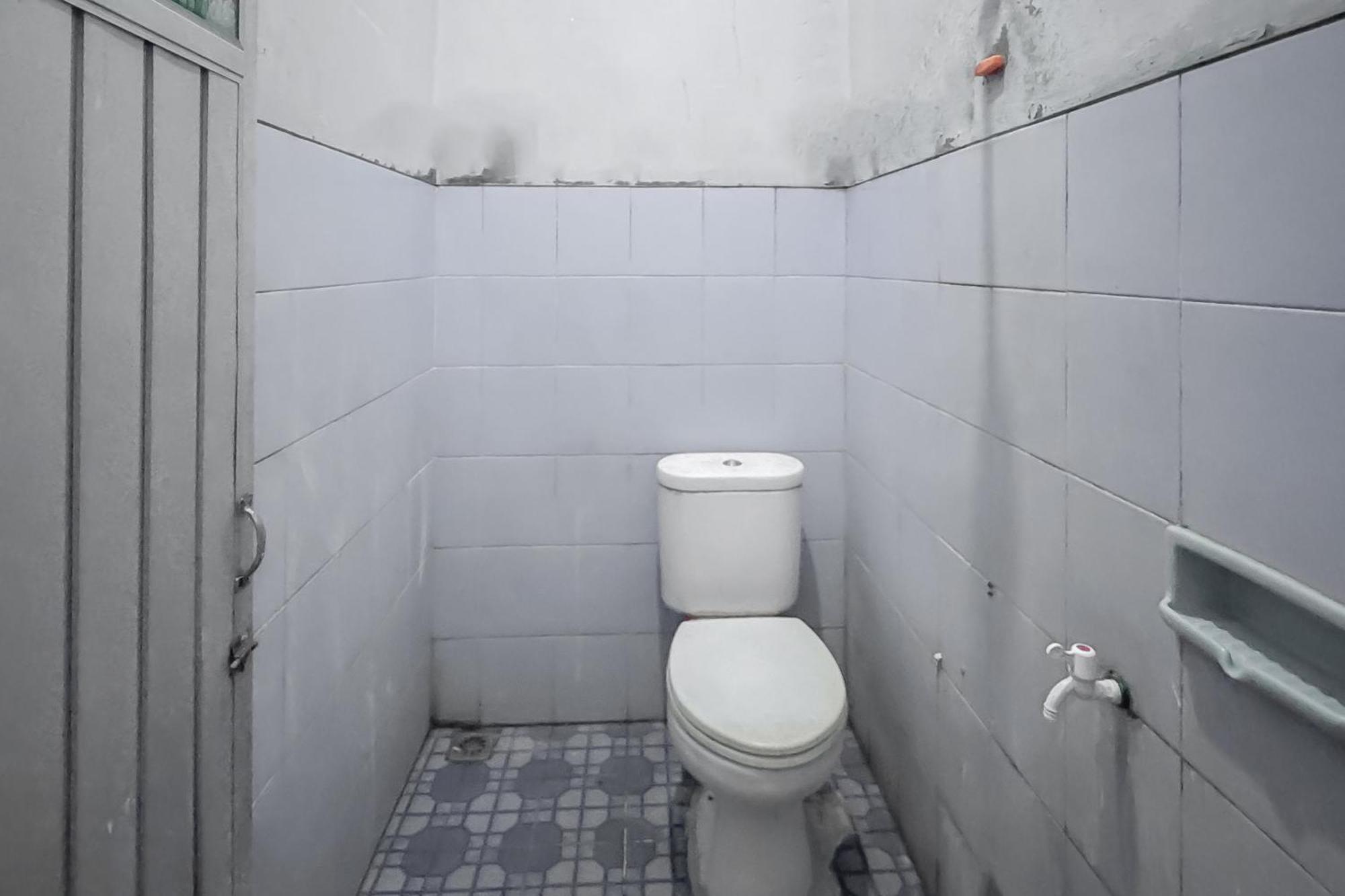 Hotel Reddoorz At Kuning Gh Jatinangor Sayang Exterior foto